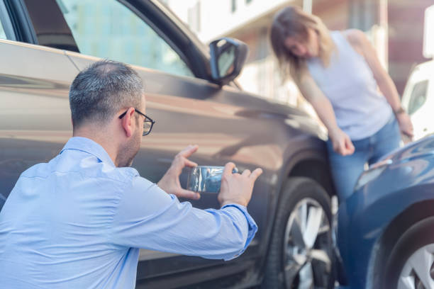 Professional Full Coverage Car Insurance technician working in Valle Vista, AZ